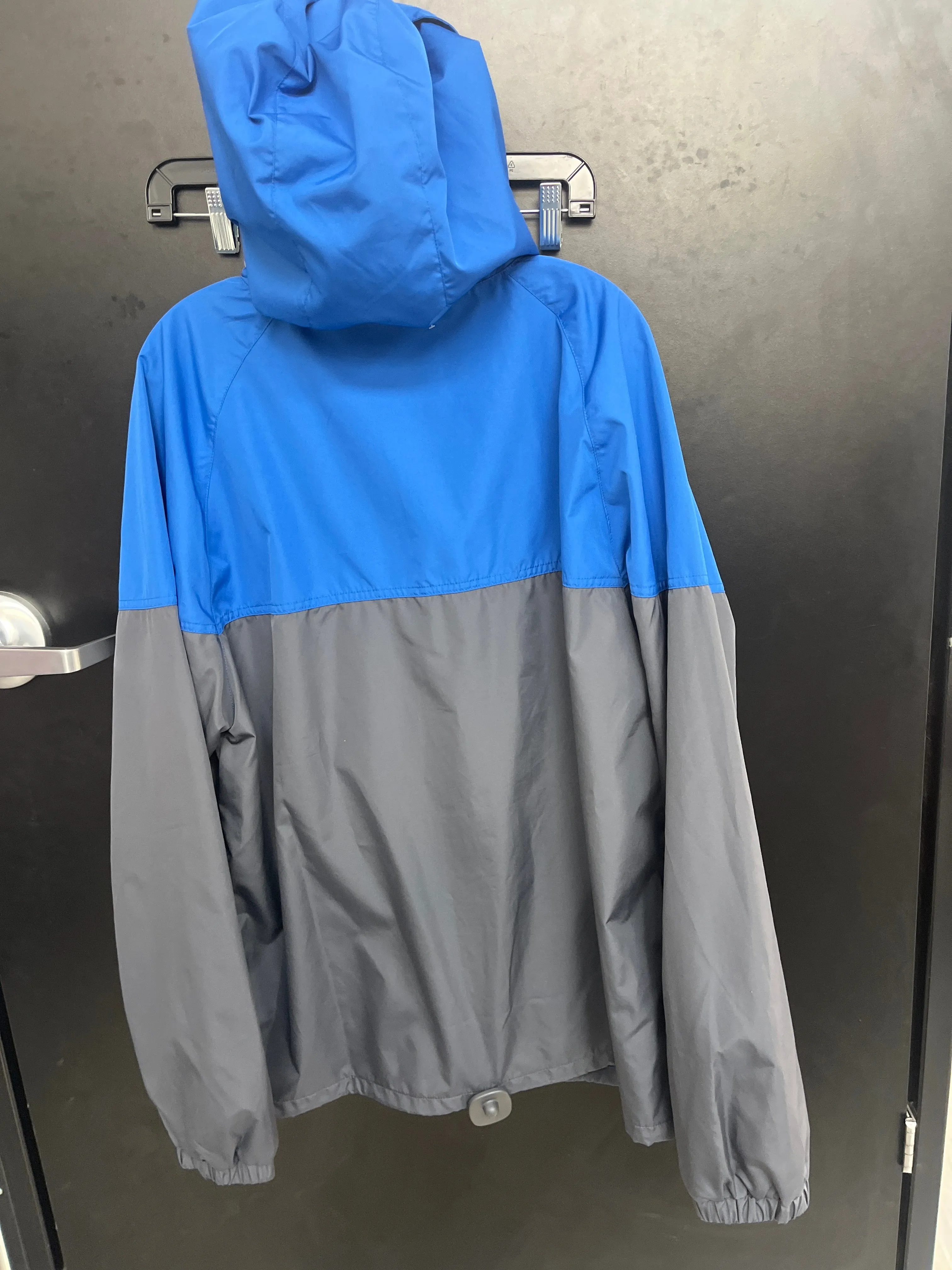 Disney Outerwear Size Large