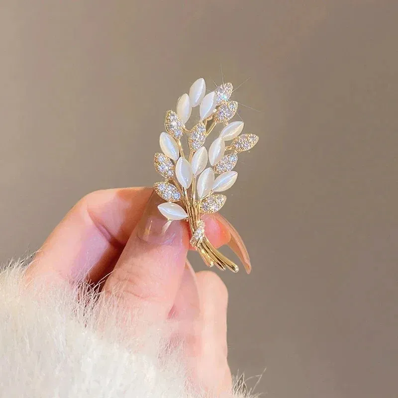 Mallow Leather Brooch Pin