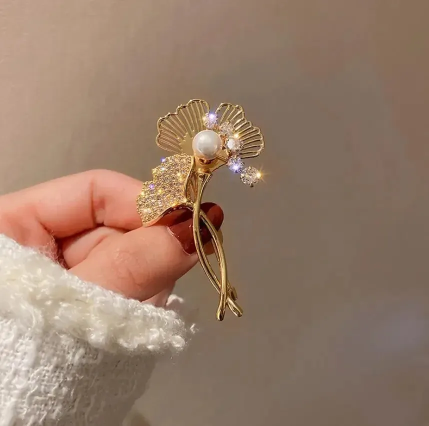 Mallow Leather Brooch Pin
