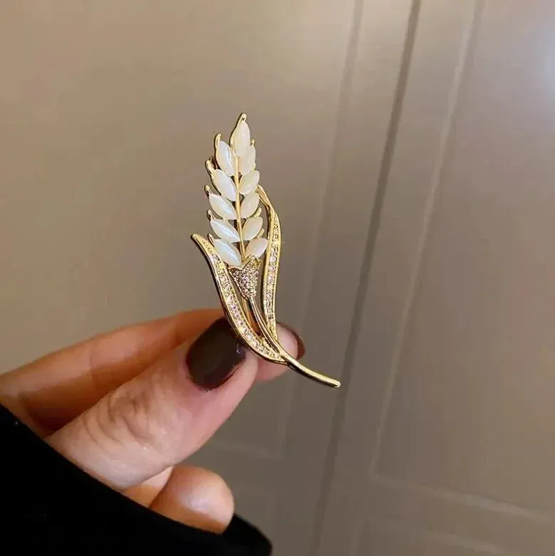 Mallow Leather Brooch Pin