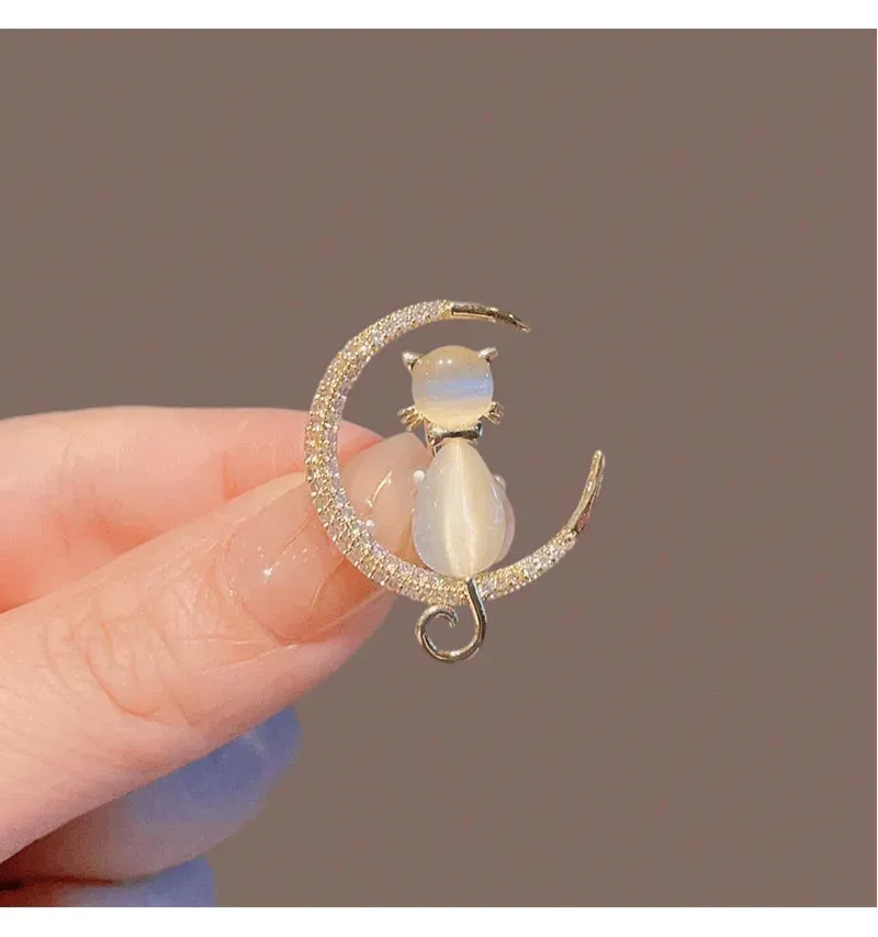 Mallow Leather Brooch Pin